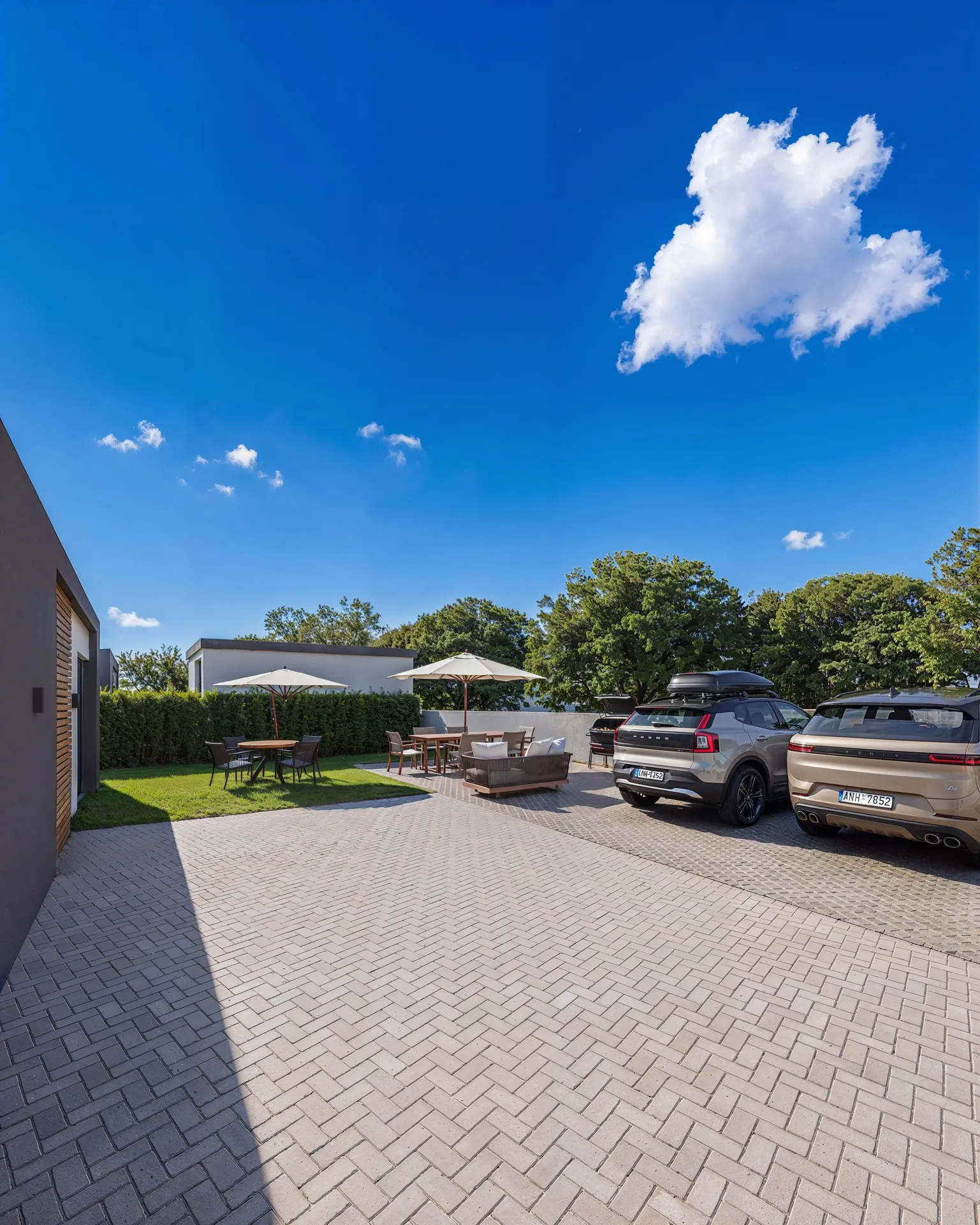 Moradia T3 — estacionamento exterior